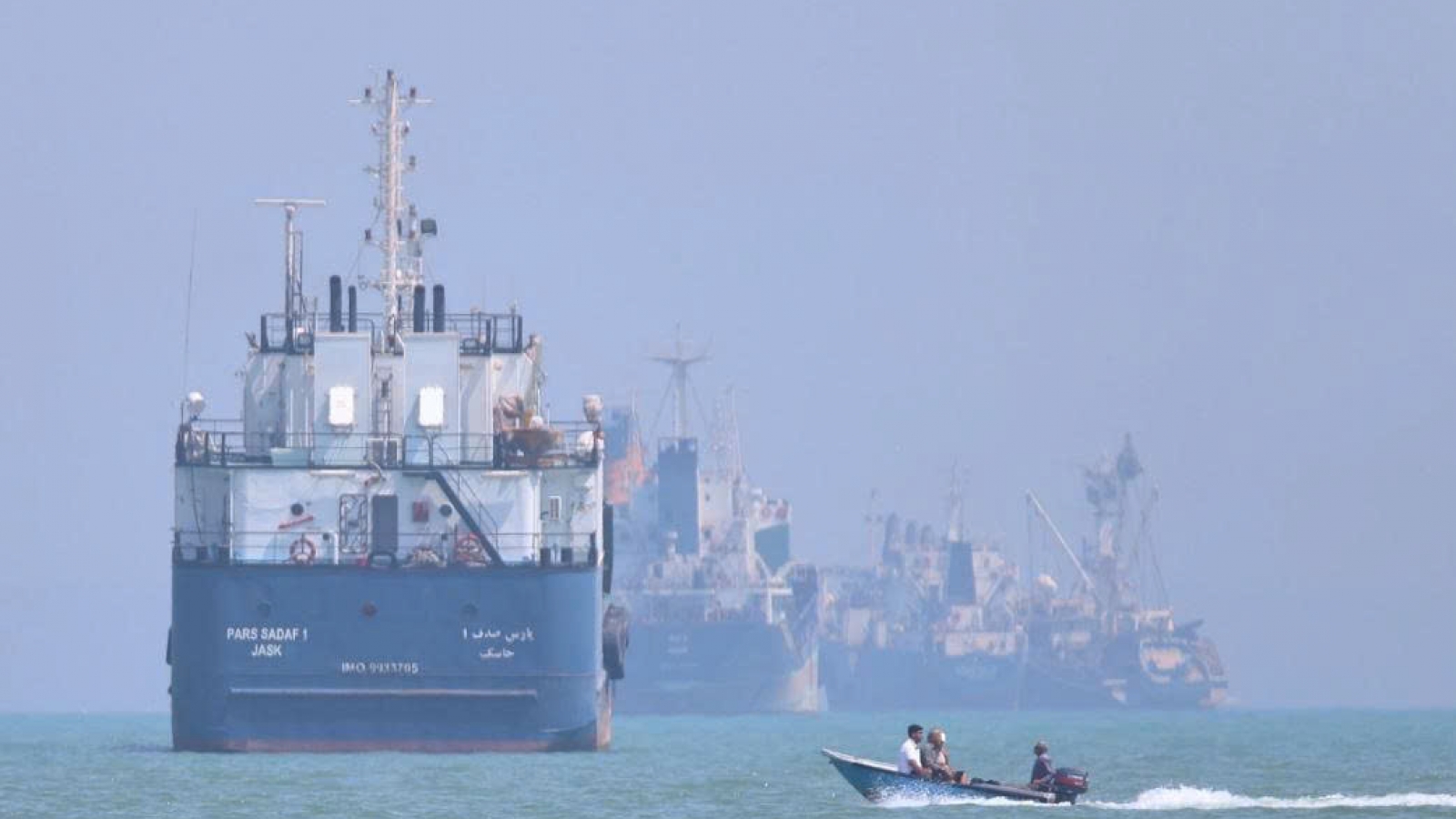 Iran tiếp tục nhắc lại điều kiện mở eo Hormuz và khôi phục đàm phán với Mỹ