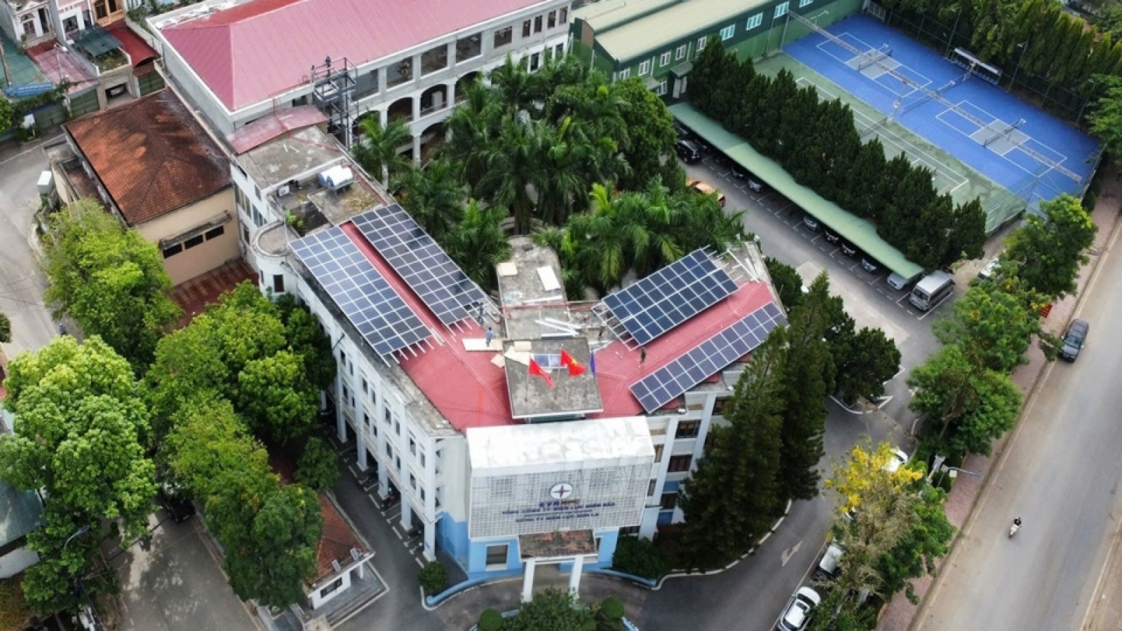 Từ mái nhà người thợ điện lan tỏa nguồn năng lượng xanh