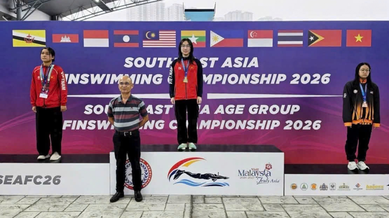 Vietnam dominates SEA finswimming championships with 32 gold medals on opening day