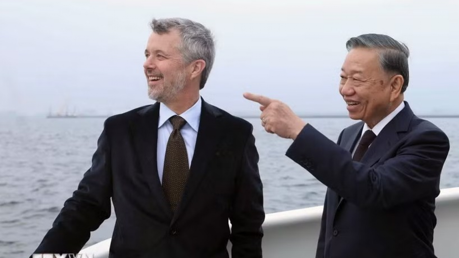 Top Vietnamese leader visits Lynetteholmen artificial peninsula project in Denmark