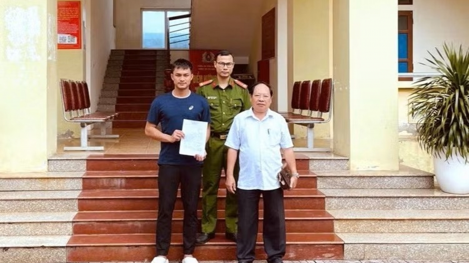 Nhận 1 tỷ đồng chuyển nhầm, người đàn ông ở Nghệ An tắt điện thoại, báo công an