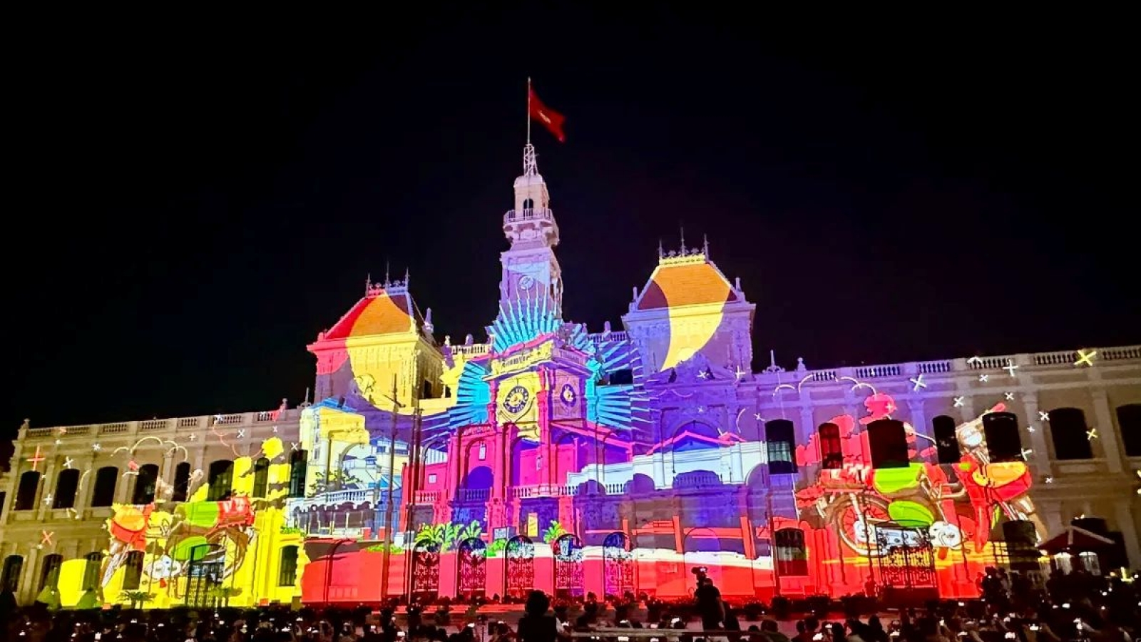 HCM City launches events to mark Vietnam Cultural Day with fireworks and 3D mapping