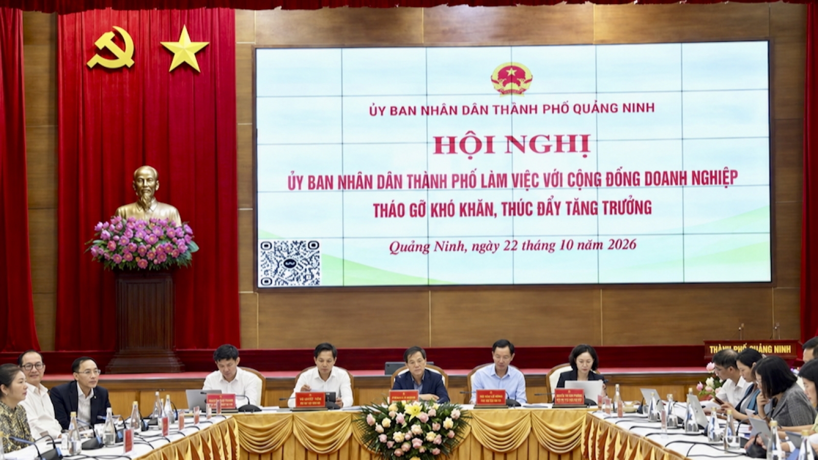 Chủ tịch TP Quảng Ninh yêu cầu thành lập tổ chăm sóc doanh nghiệp 24/7