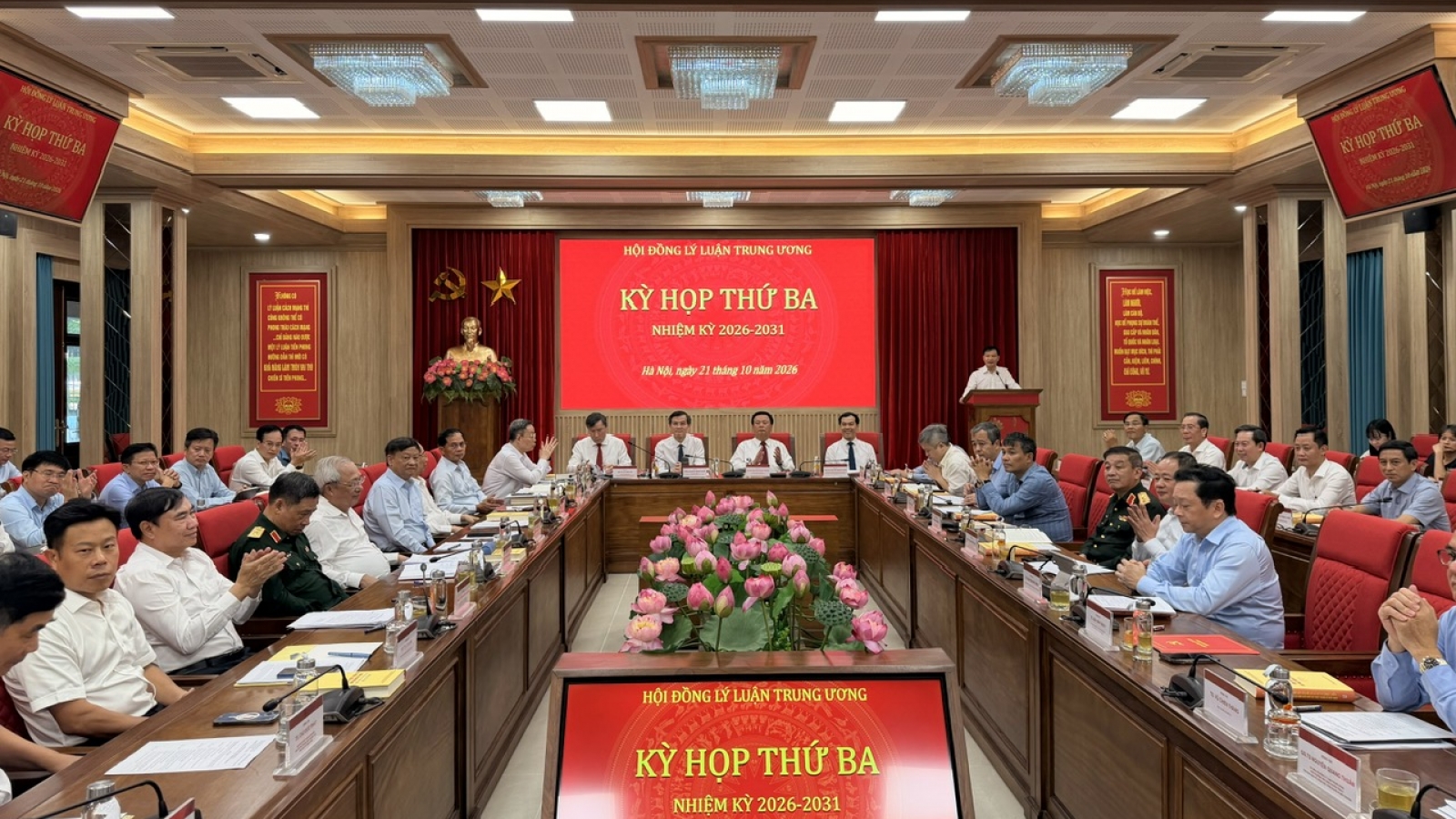 Hội đồng Lý luận Trung ương thảo luận về hệ sinh thái phát triển Việt Nam