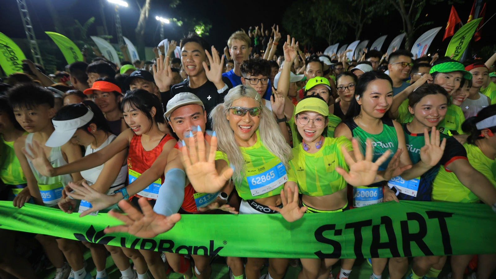 Hơn 11.000 runner tham gia VPIM 2026, Hồng Lệ phá kỷ lục cá nhân