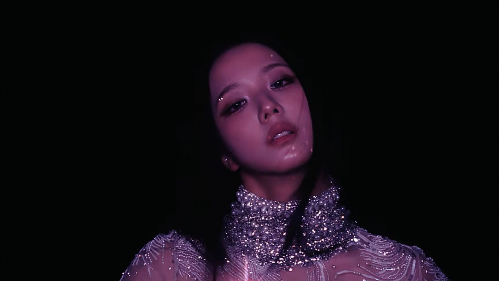 Jisoo gia nhập cuộc đua solo: Lột xác, nổi loạn, mở lối đi riêng với “Addicted”
