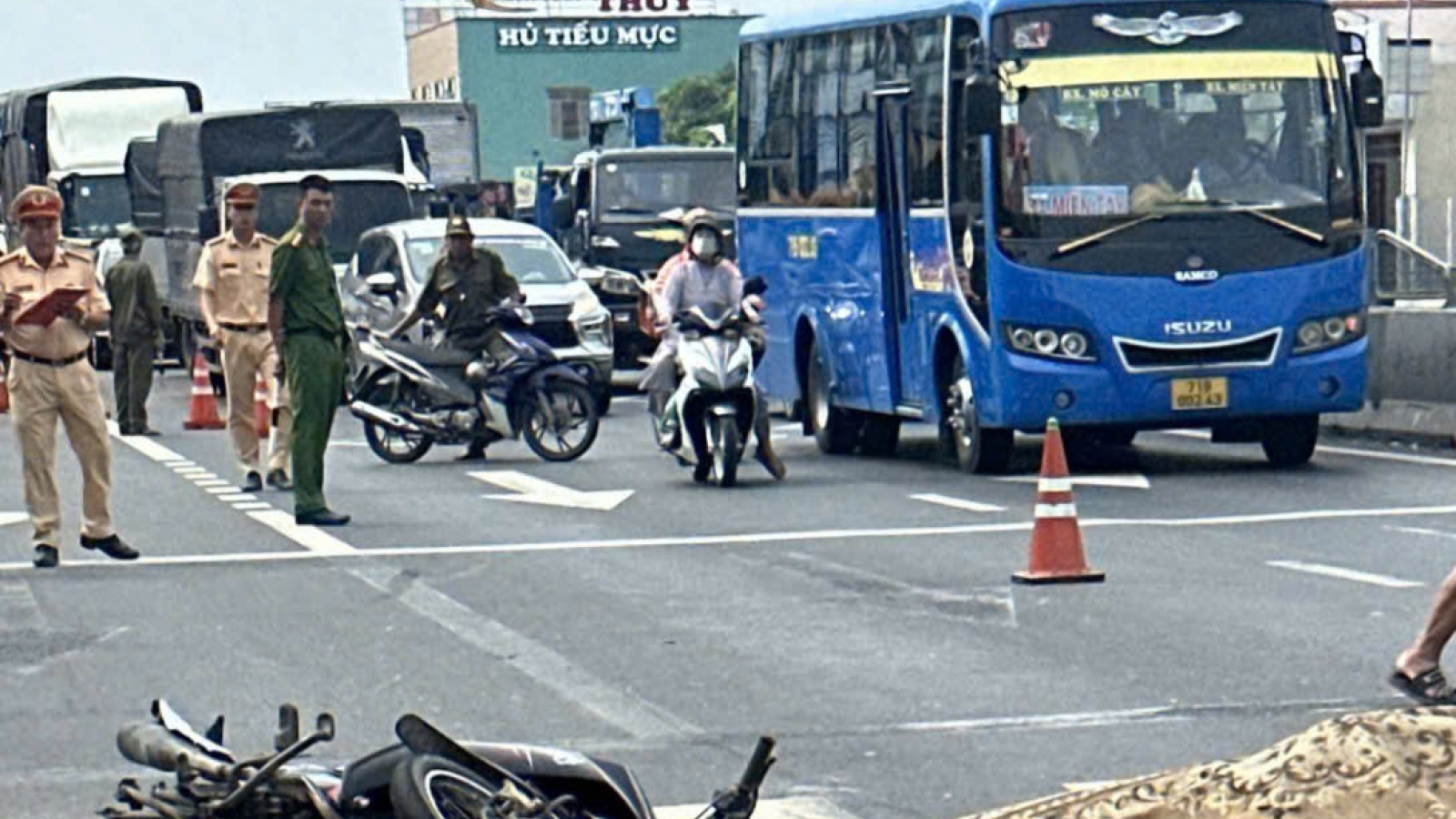 Đồng Tháp: Tai nạn gần cầu Rạch Miễu 2, một phụ nữ tử vong