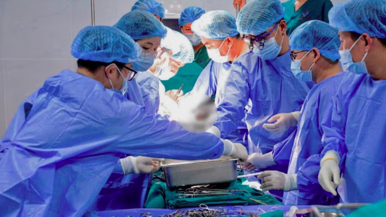 Hue Central Hospital sets record with 18-hour kidney preservation for transplant