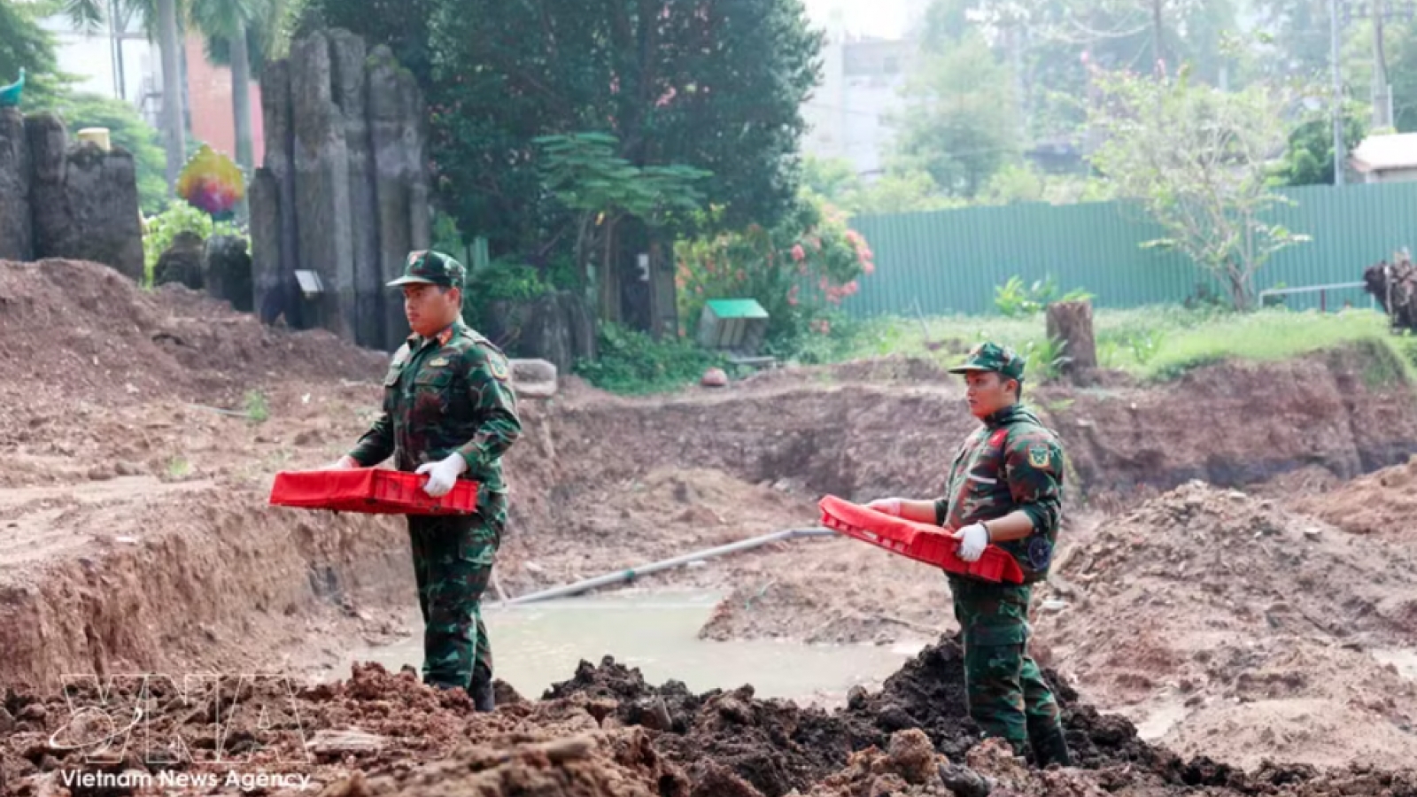 Another 58 sets of martyrs’ remains recovered at Le Thi Rieng Park