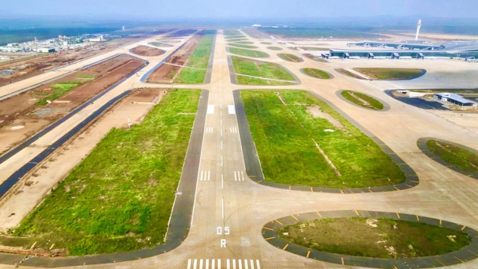 Long Thanh Airport prepares for navigation system flight tests ahead of opening