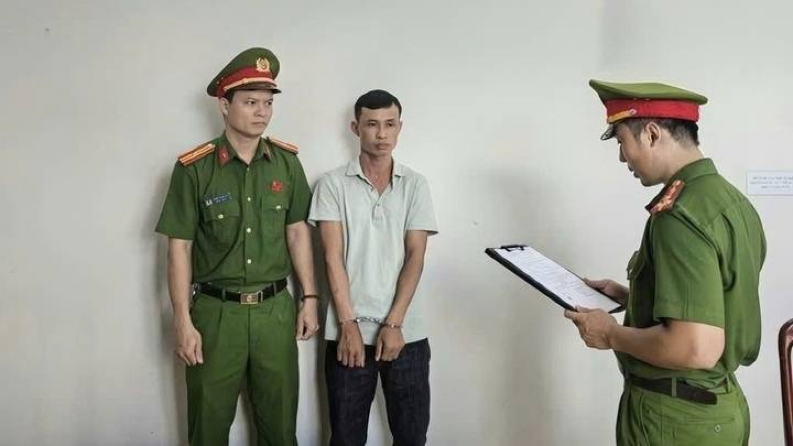 Nóng 24h ngày 27/10: Giả phó giám đốc mắc ung thư, lừa tiền người phụ nữ