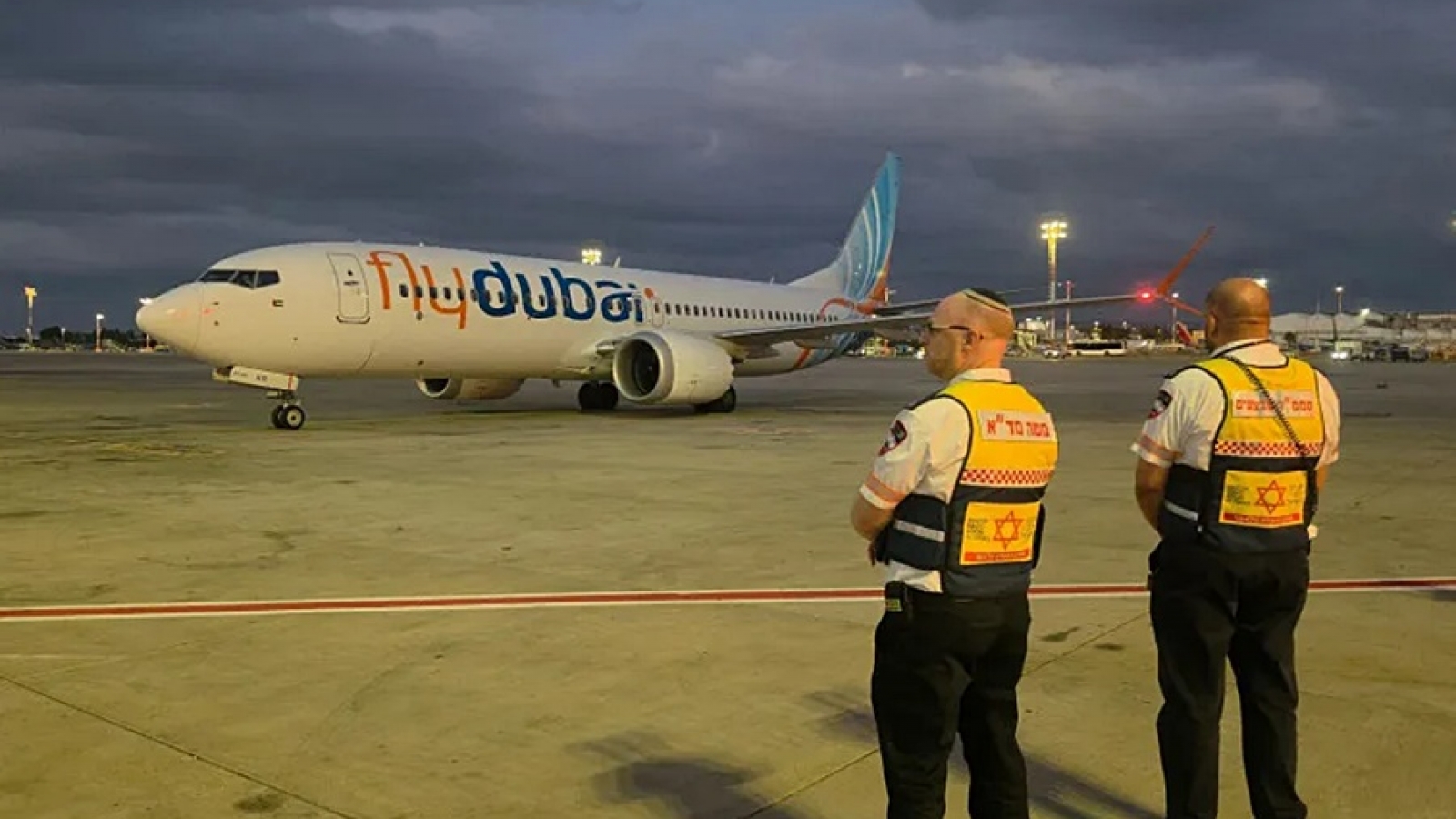 Vì sao có 4 phi công trên chuyến bay Flydubai bị cướp bất thành?