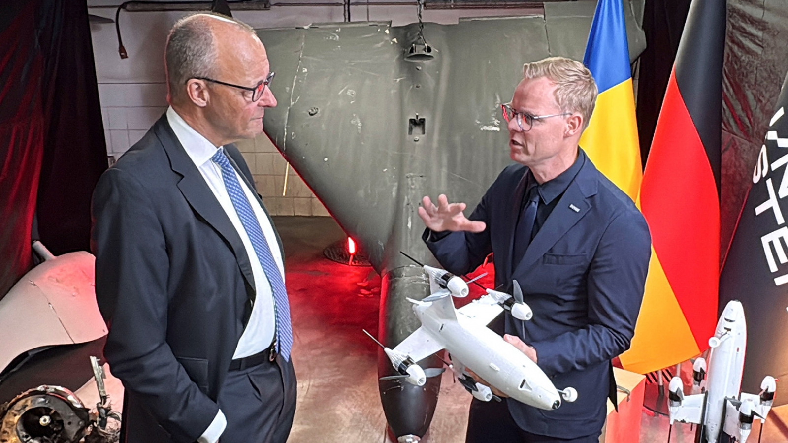 Thủ tướng Merz thăm “đại bản doanh” UAV Đức ở Ukraine