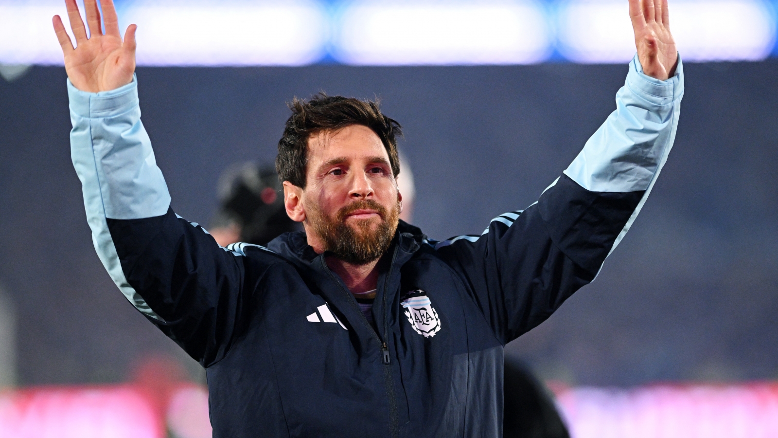 Lionel Messi nghẹn ngào nói lời chia tay ĐT Argentina