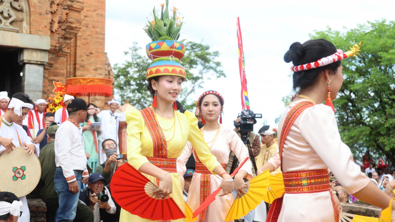 Khánh Hòa rộn ràng Lễ hội Katê, bảo tồn, lan tỏa sắc màu văn hóa Chăm