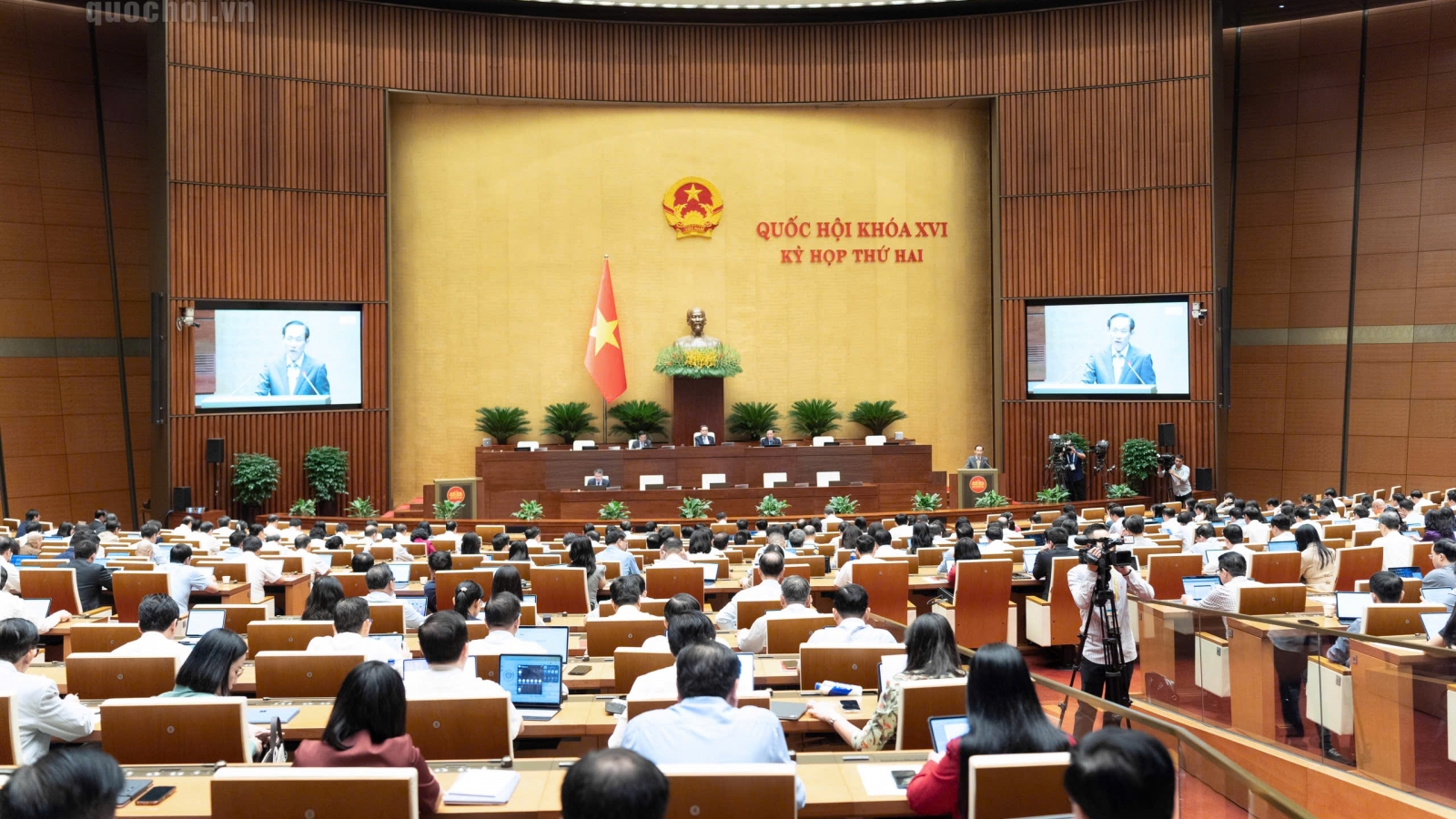 Lawmakers call for decisive action to achieve 2027 growth target