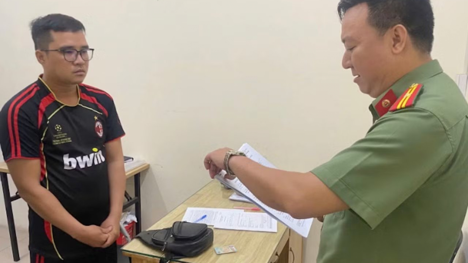 Triệt phá đường dây mua bán hóa đơn của hàng trăm công ty “ma”