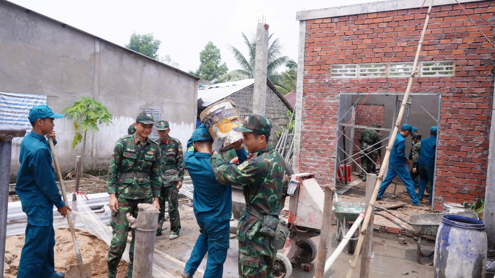 Chiến dịch xóa nhà tạm, nhà dột nát ở Cần Thơ: Thần tốc, lan tỏa nghĩa tình