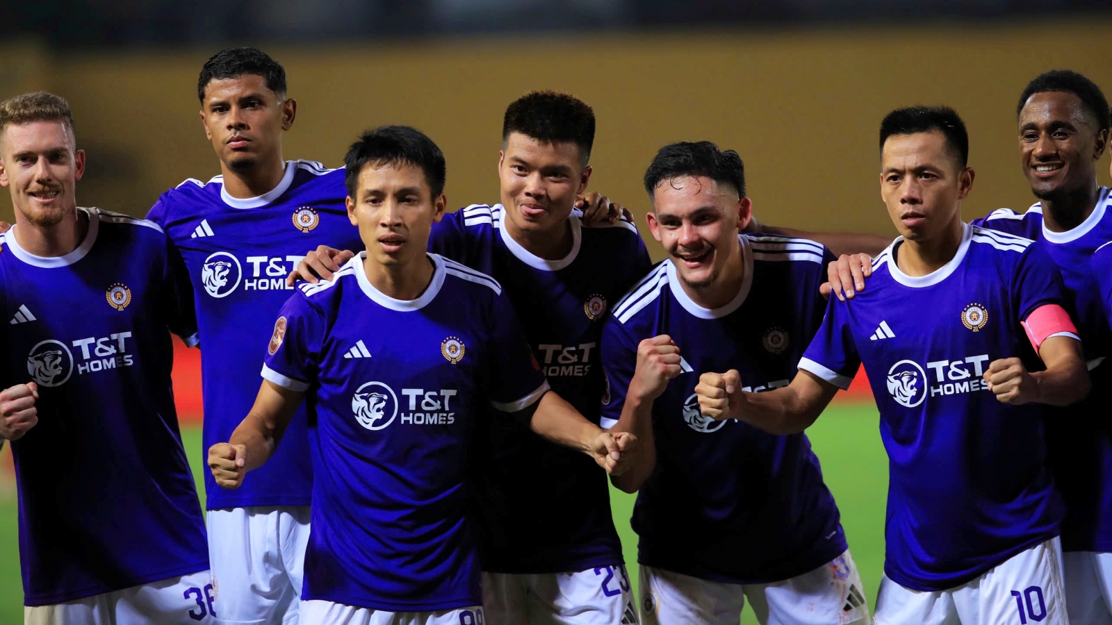 Vòng 5 V-League 2026/27: Đua ngôi đầu căng thẳng, Hà Nội FC tăng tốc