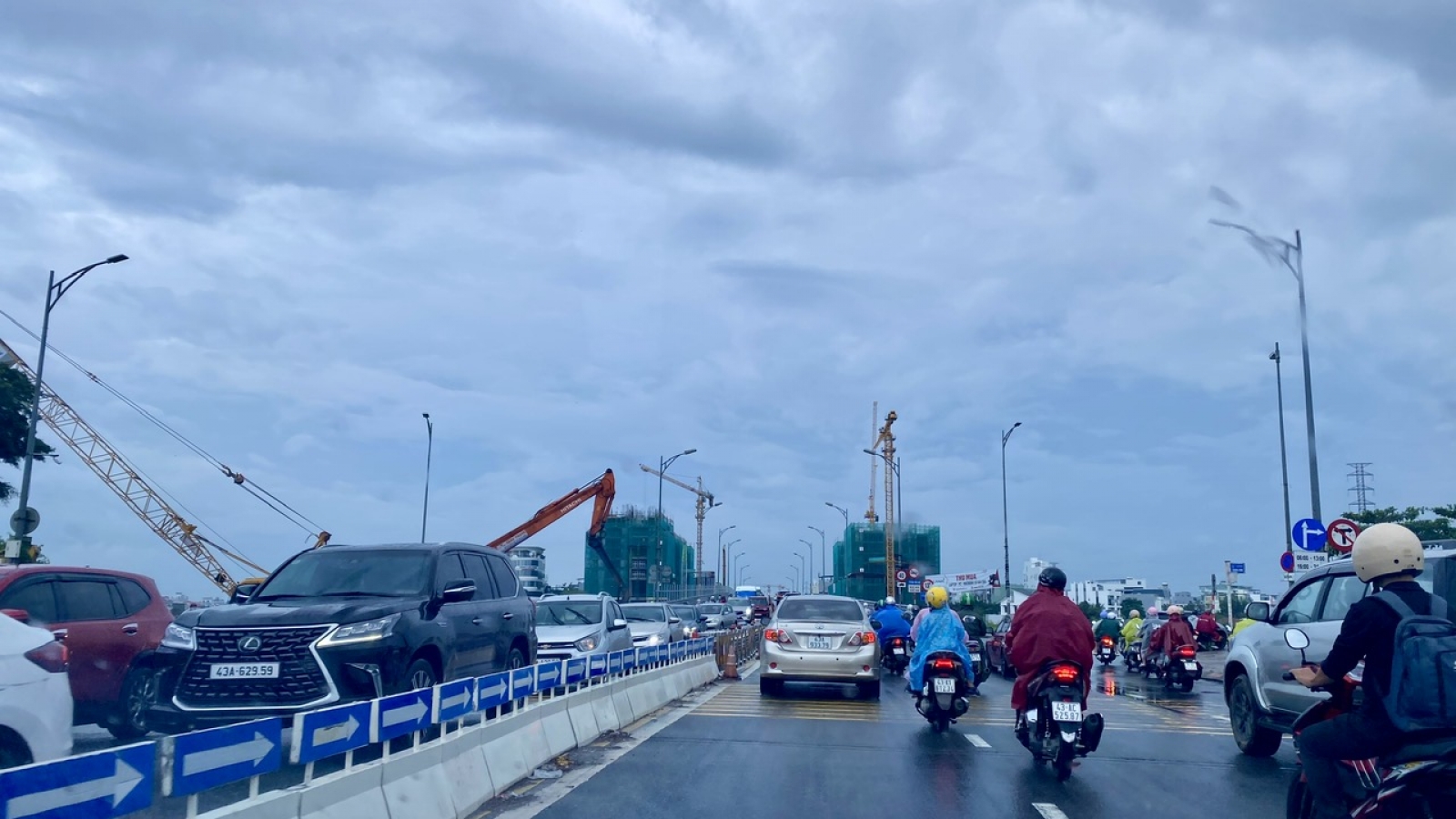Đà Nẵng phân luồng, cấm xe phục vụ thi công nút giao cầu Hòa Xuân từ ngày 31/10
