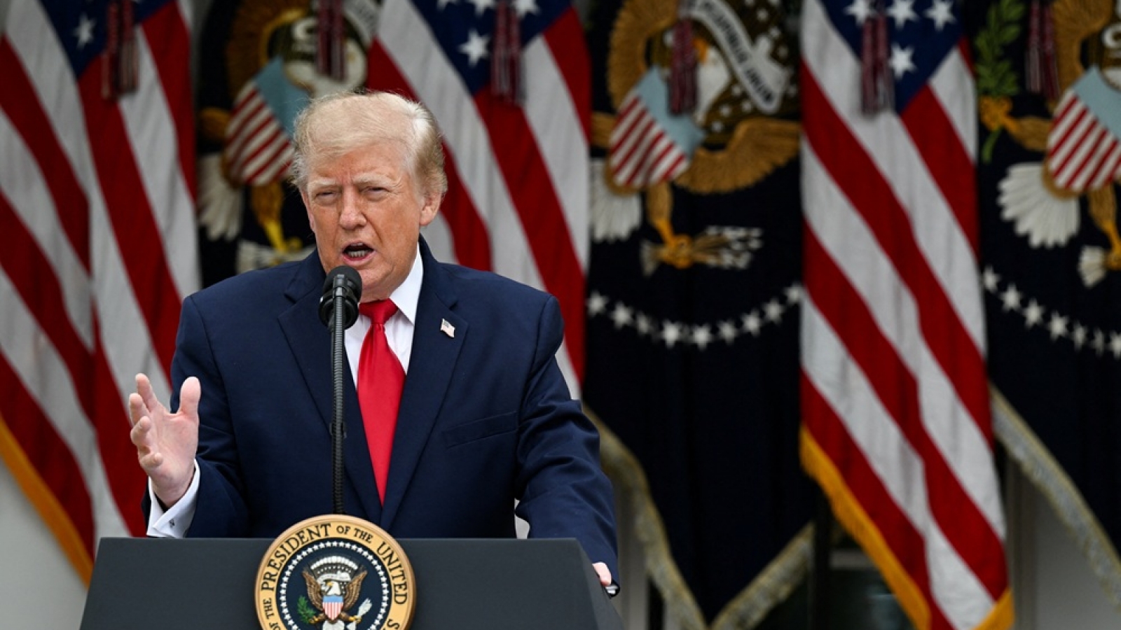 Ông Trump cảnh báo tấn công cơ sở hạt nhân của Iran tại Núi Pickaxe