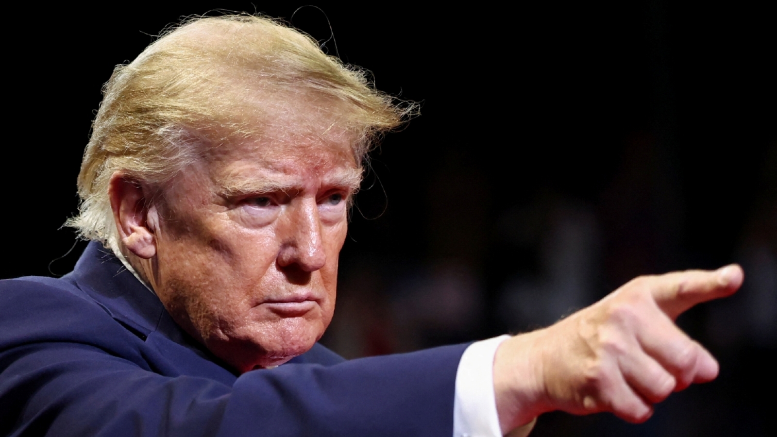 Ông Trump nói Mỹ vẫn chia sẻ thông tin tình báo với Ukraine