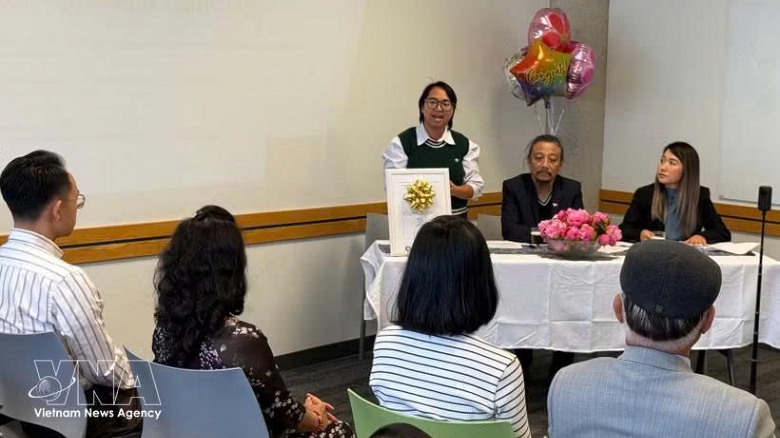 Resolution helps harness resources of Vietnamese community in Canada