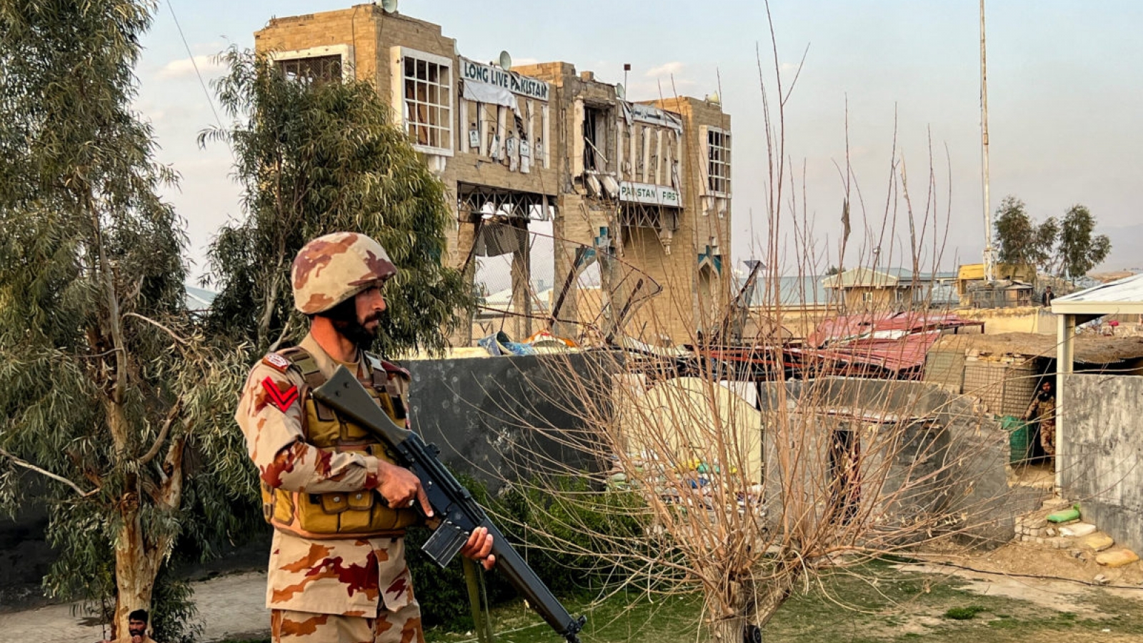 Pakistan và Taliban Afghanistan đấu súng dữ dội tại biên giới