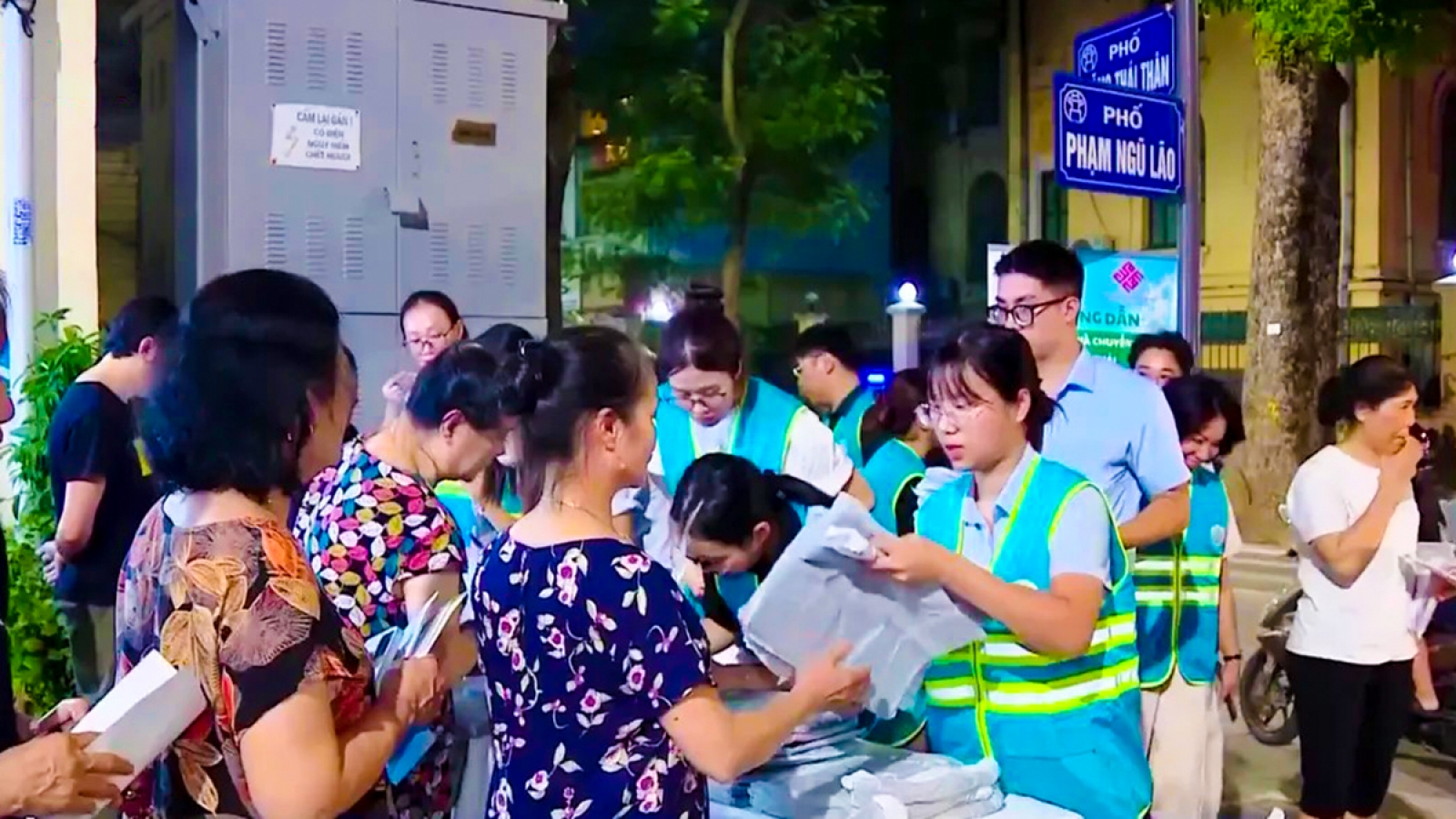 Hà Nội thí điểm túi rác tiêu chuẩn: "Bỏ rác đúng cách, giảm chi phí xử lý"