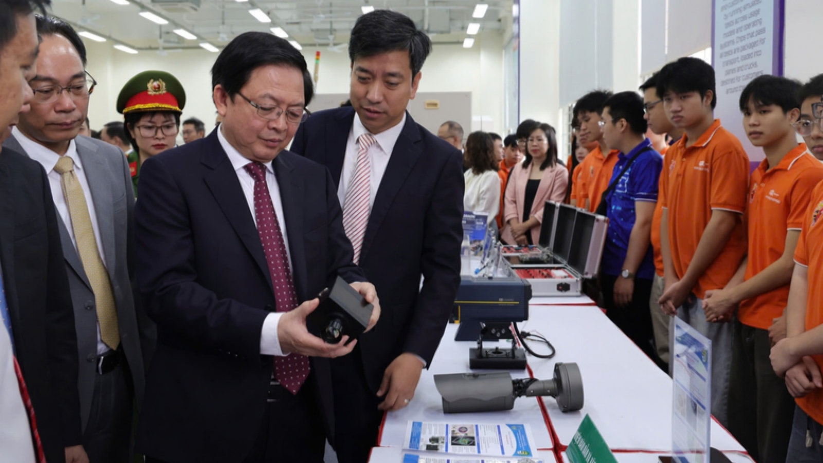 Phó Thủ tướng: Đại học Quốc gia Hà Nội phải giải bài toán lớn của quốc gia