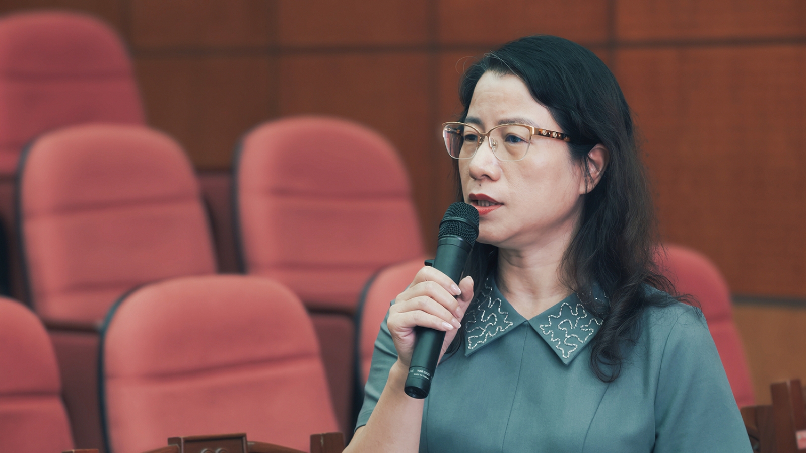 Những nhân viên y tế nào sẽ có lộ trình nâng phụ cấp lên 100%?