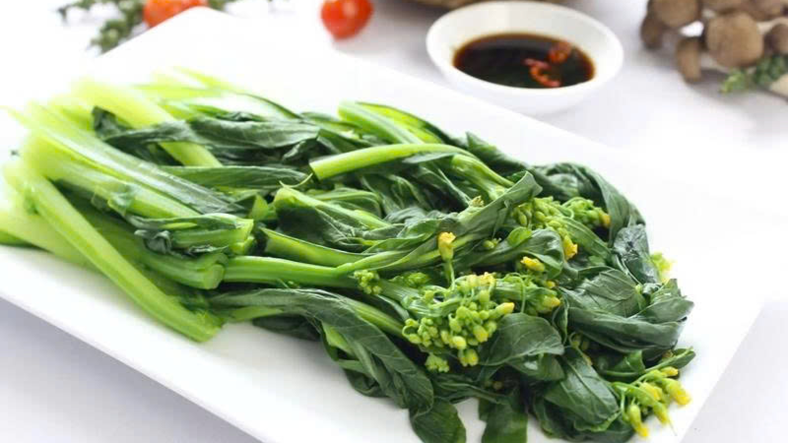 Ăn rau luộc buổi tối: Có giúp giảm cân như nhiều người nghĩ?