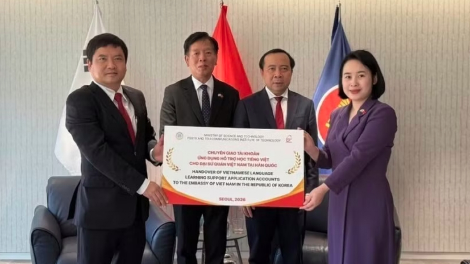 Vietnamese-learning app presented to community in RoK