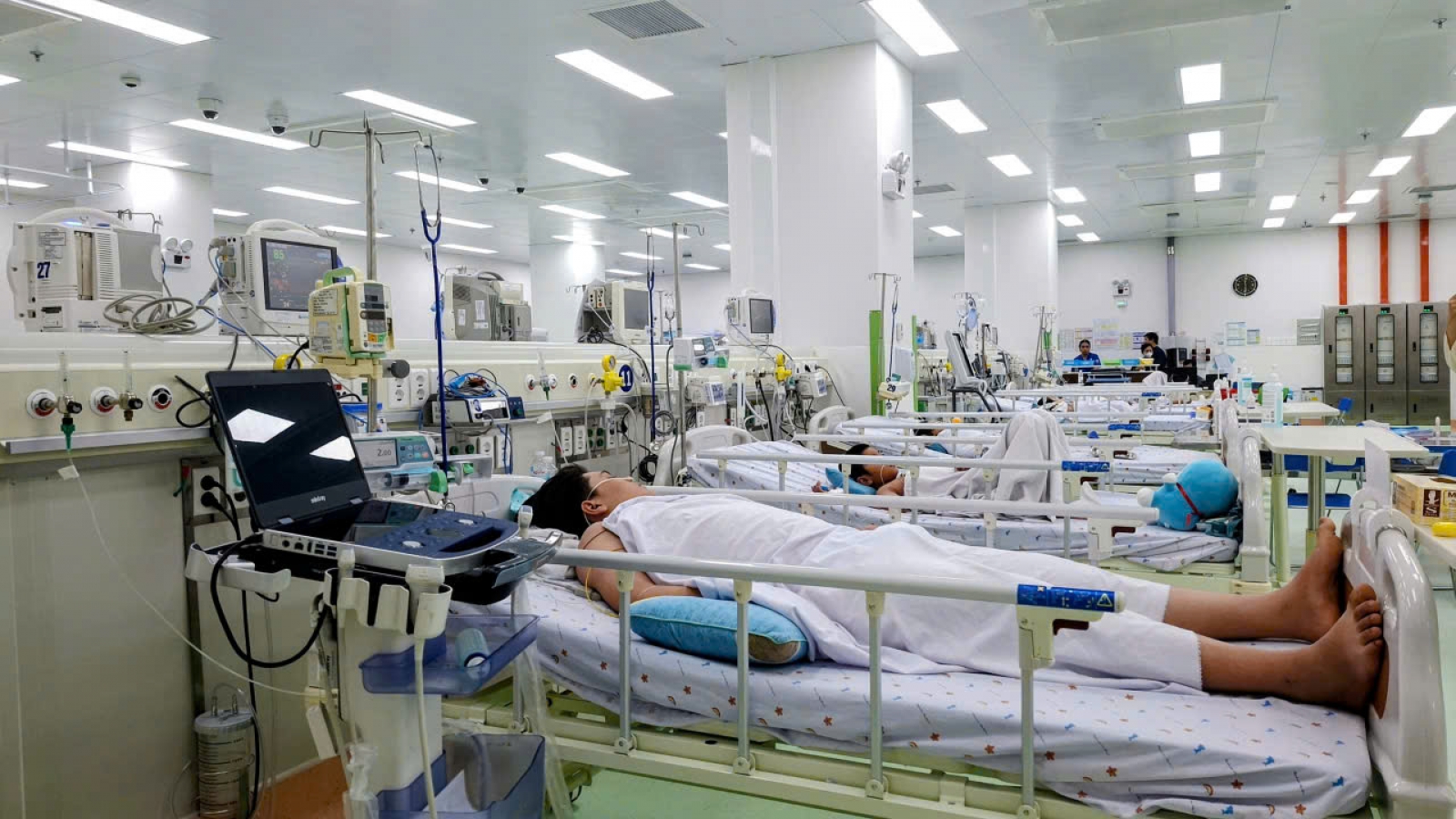 Sốt xuất huyết vào mùa mưa, nhiều trẻ ở TP.HCM nhập viện khi đã nặng