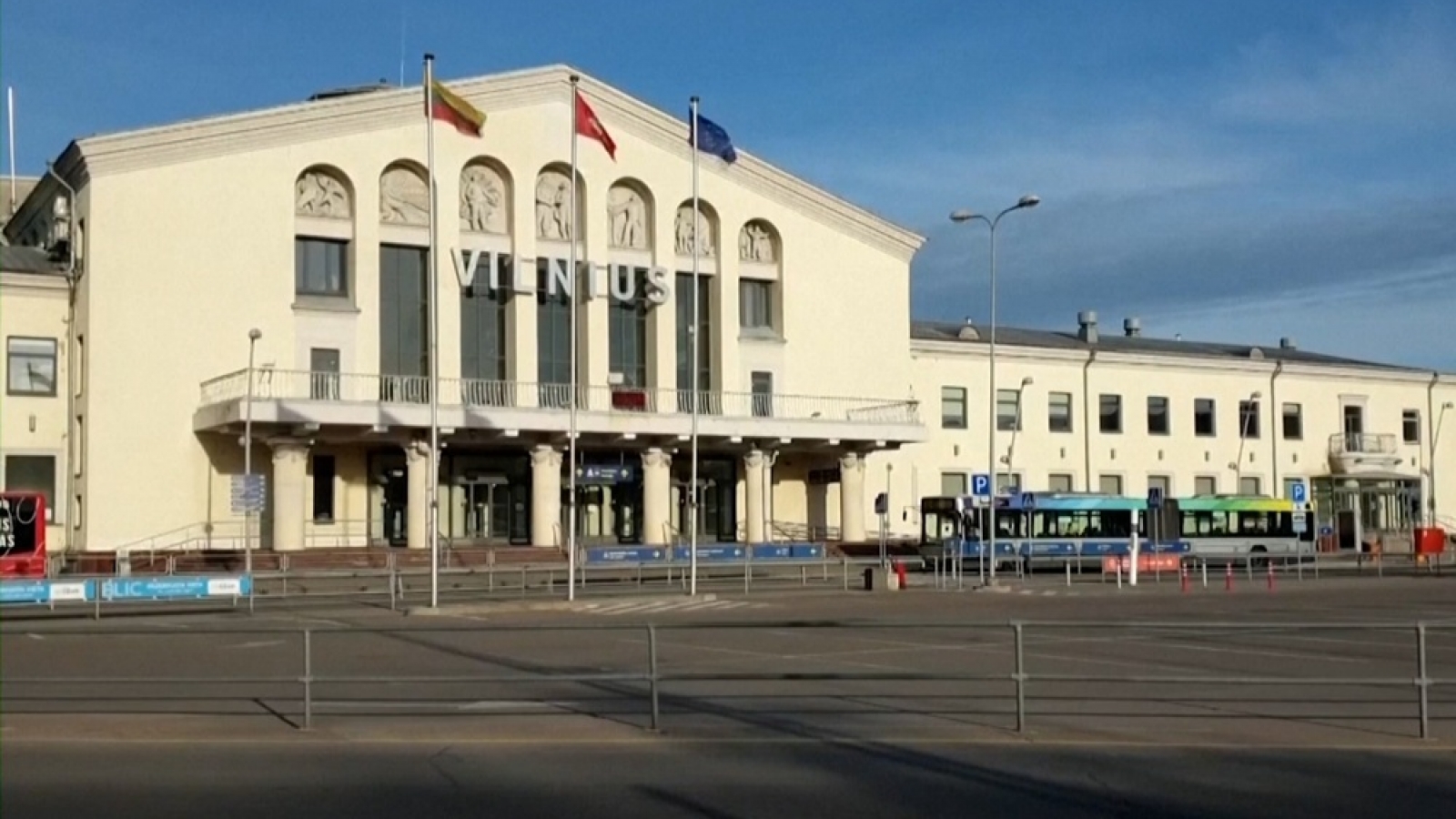 Litva đóng sân bay Vilnius, NATO điều tiêm kích vì nghi UAV xâm nhập