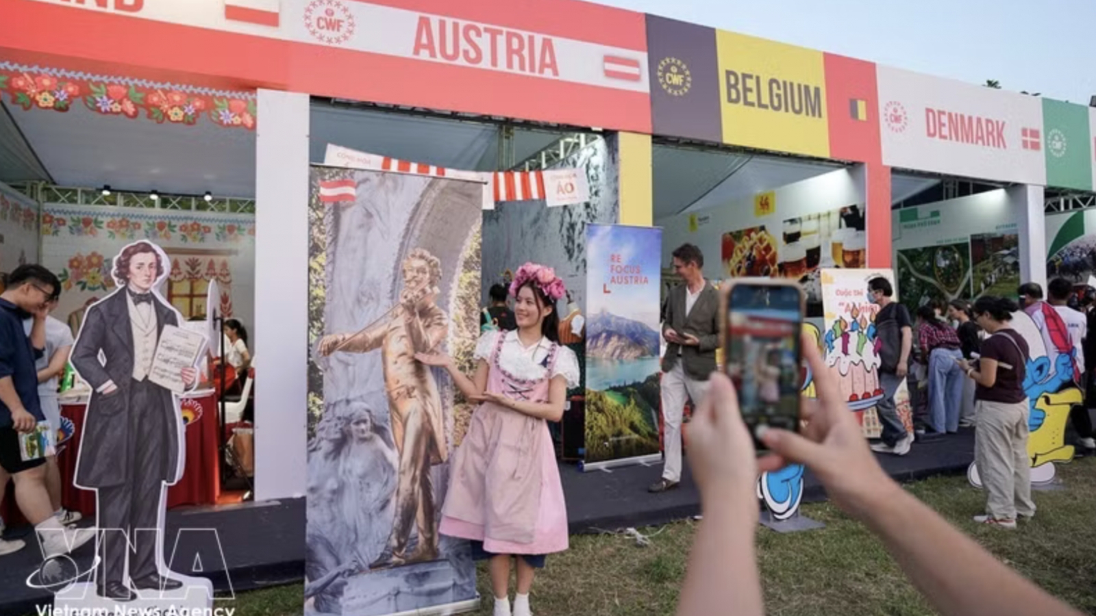 Hanoi festival showcases Vietnamese and world cultures