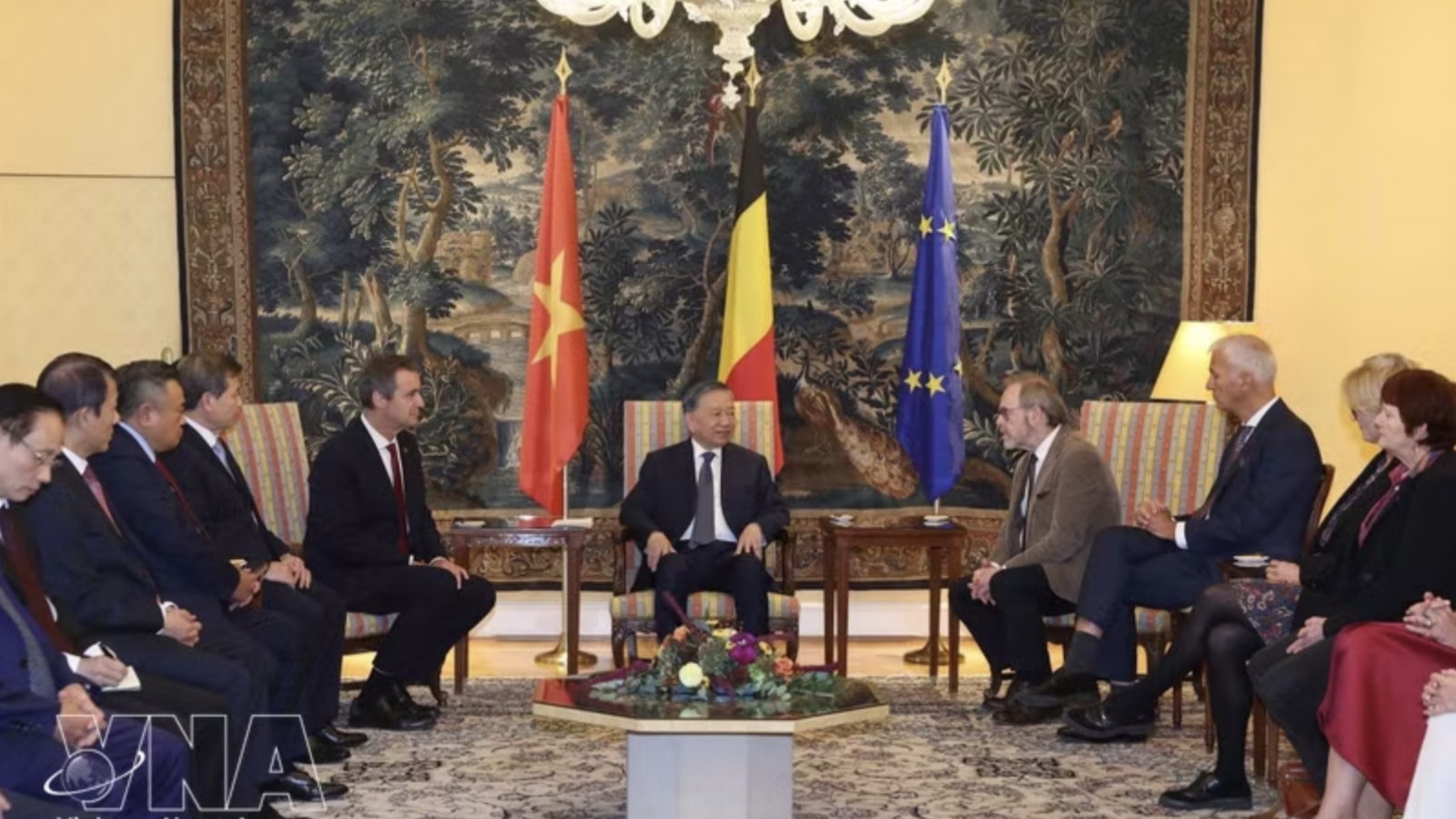Top Vietnamese leader meets with Belgian Senate Speaker, House President