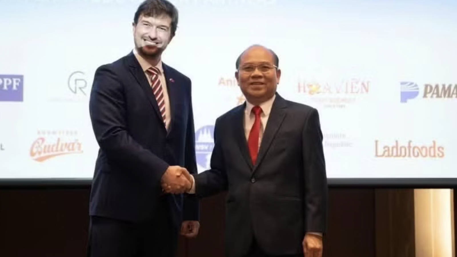 People-to-people diplomacy helps strengthen Vietnam–Czech Republic ties