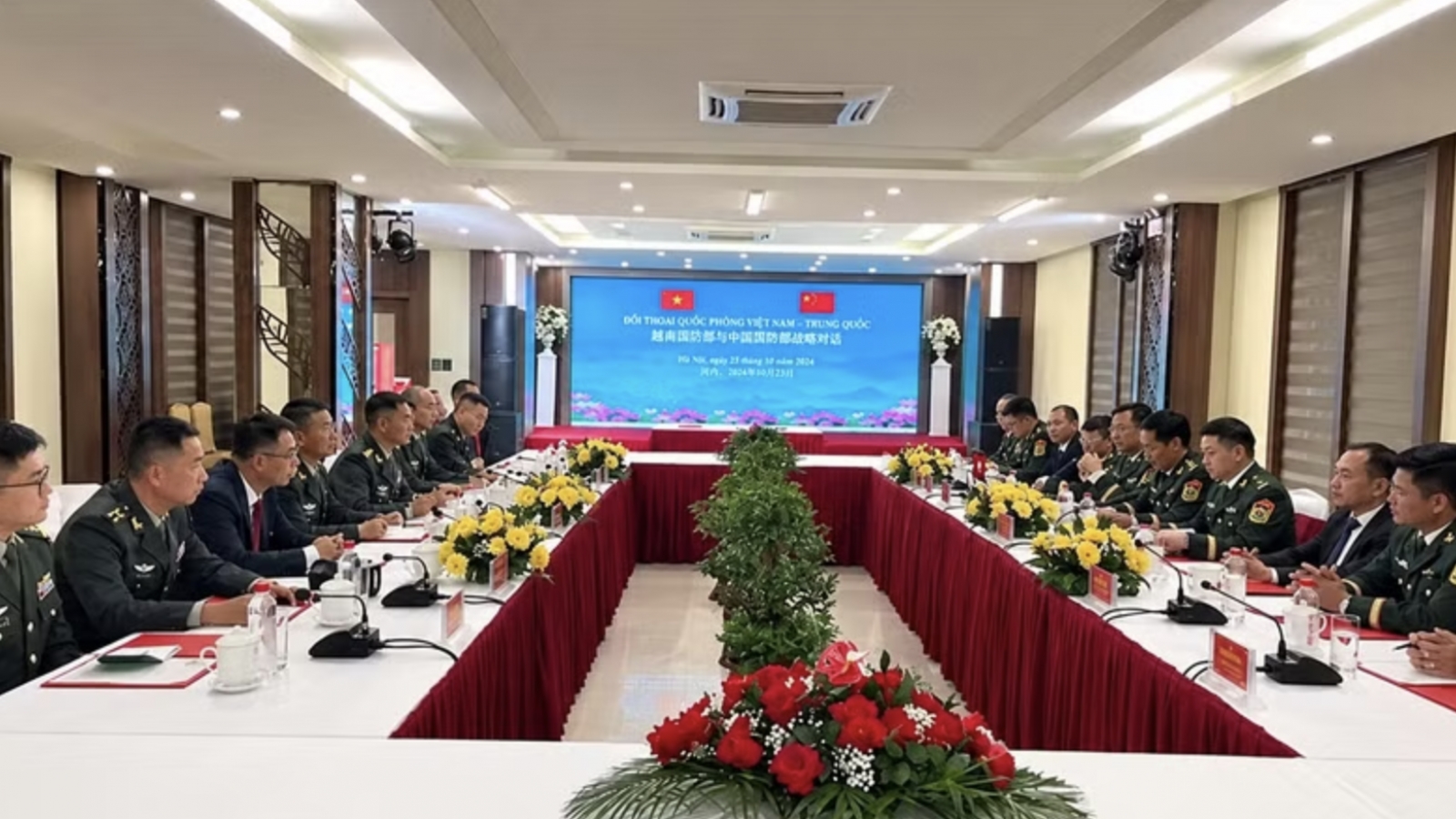 Vietnam, China seek to advance opening of Bat Xat-Ba Sa border crossing