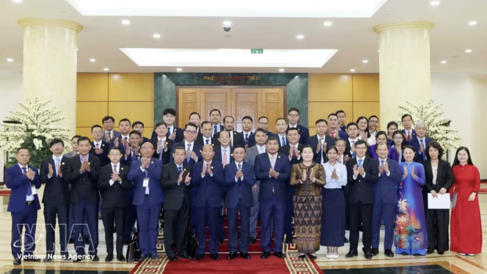 Key CPV leader receives young officials of Cambodian People’s Party
