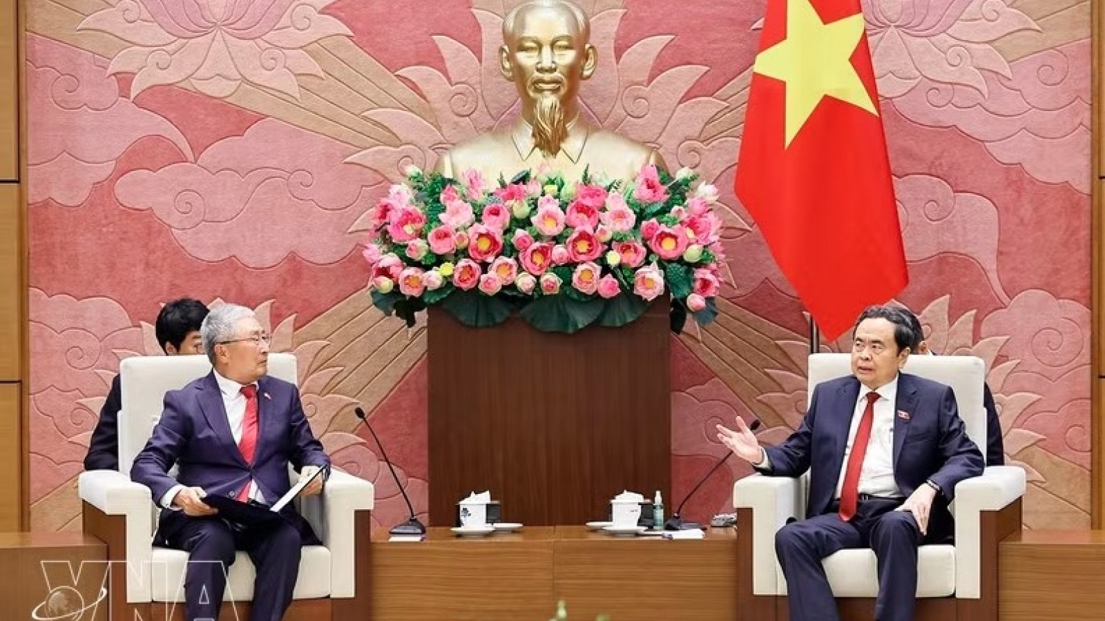 NA President receives Chairman of Korea–Vietnam Friendship Association