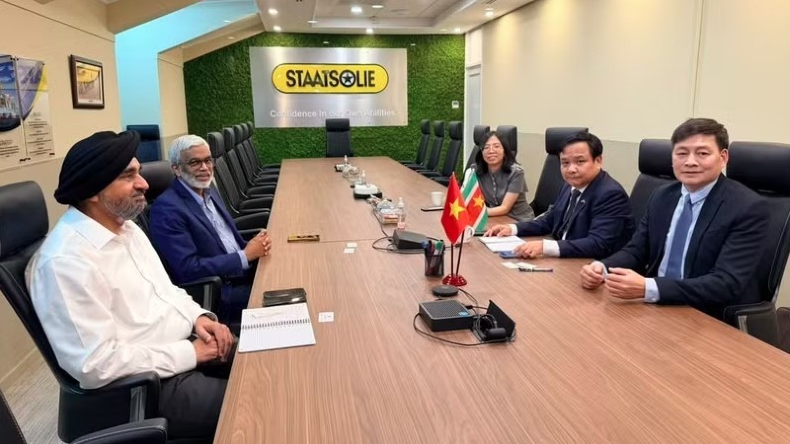 Vietnam, Suriname promote substantive cooperation across multiple fields