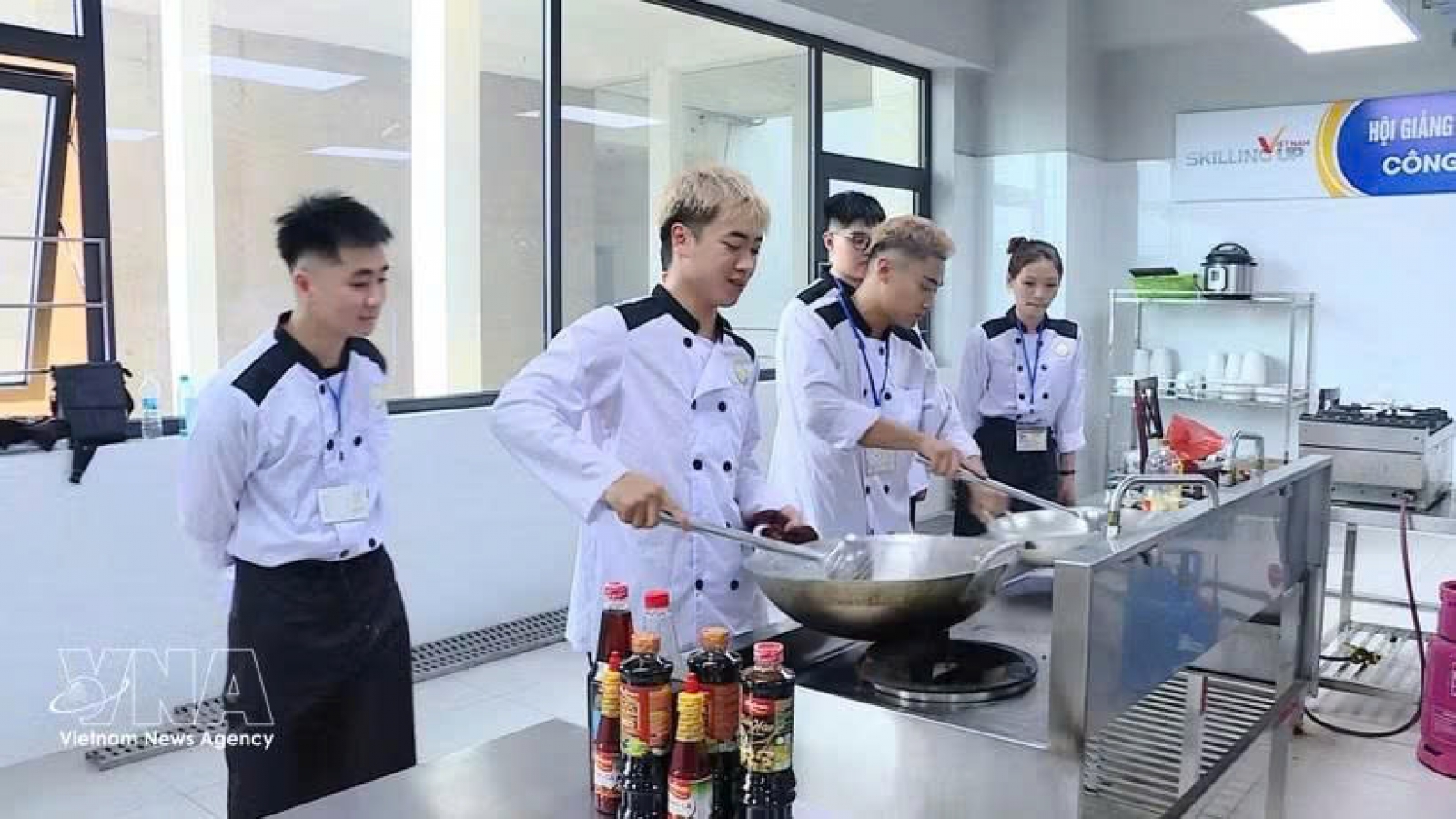 Vietnam promotes international cooperation in vocational training