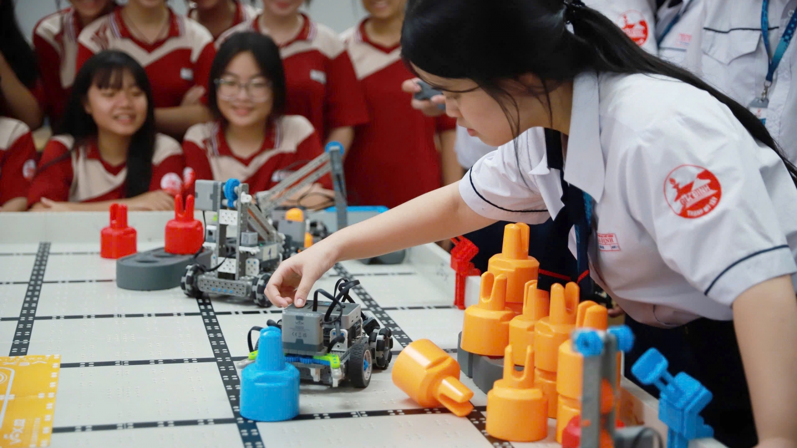Học sinh TP.HCM trải nghiệm khoa học, sáng tạo qua giáo dục STEM