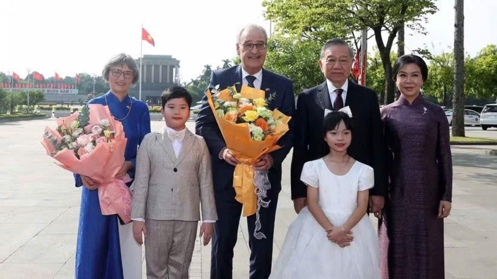 Swiss President wraps up successful visit to Vietnam