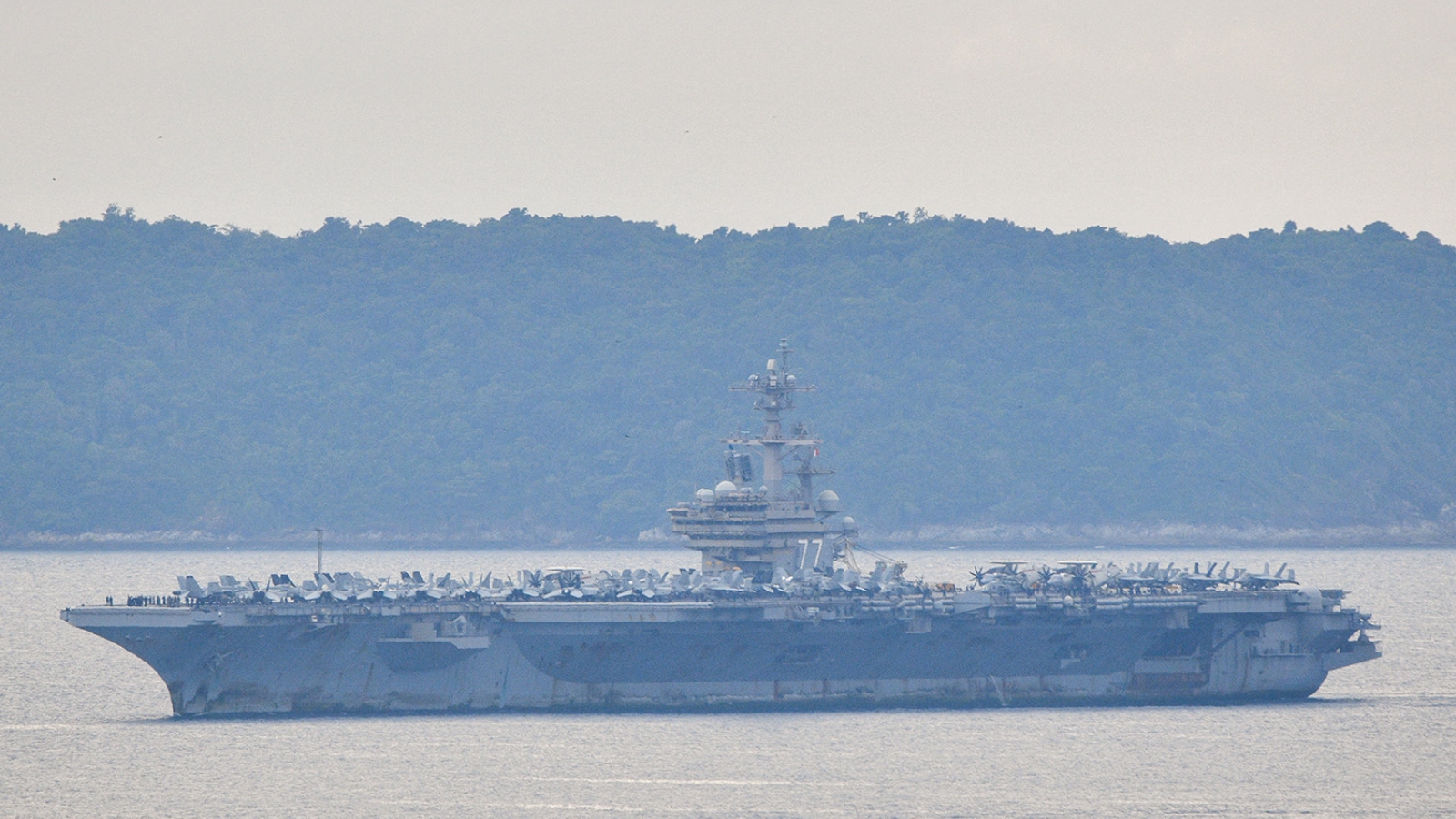 Mỹ điều tàu sân bay USS George H. W. Bush trở lại Biển Arab