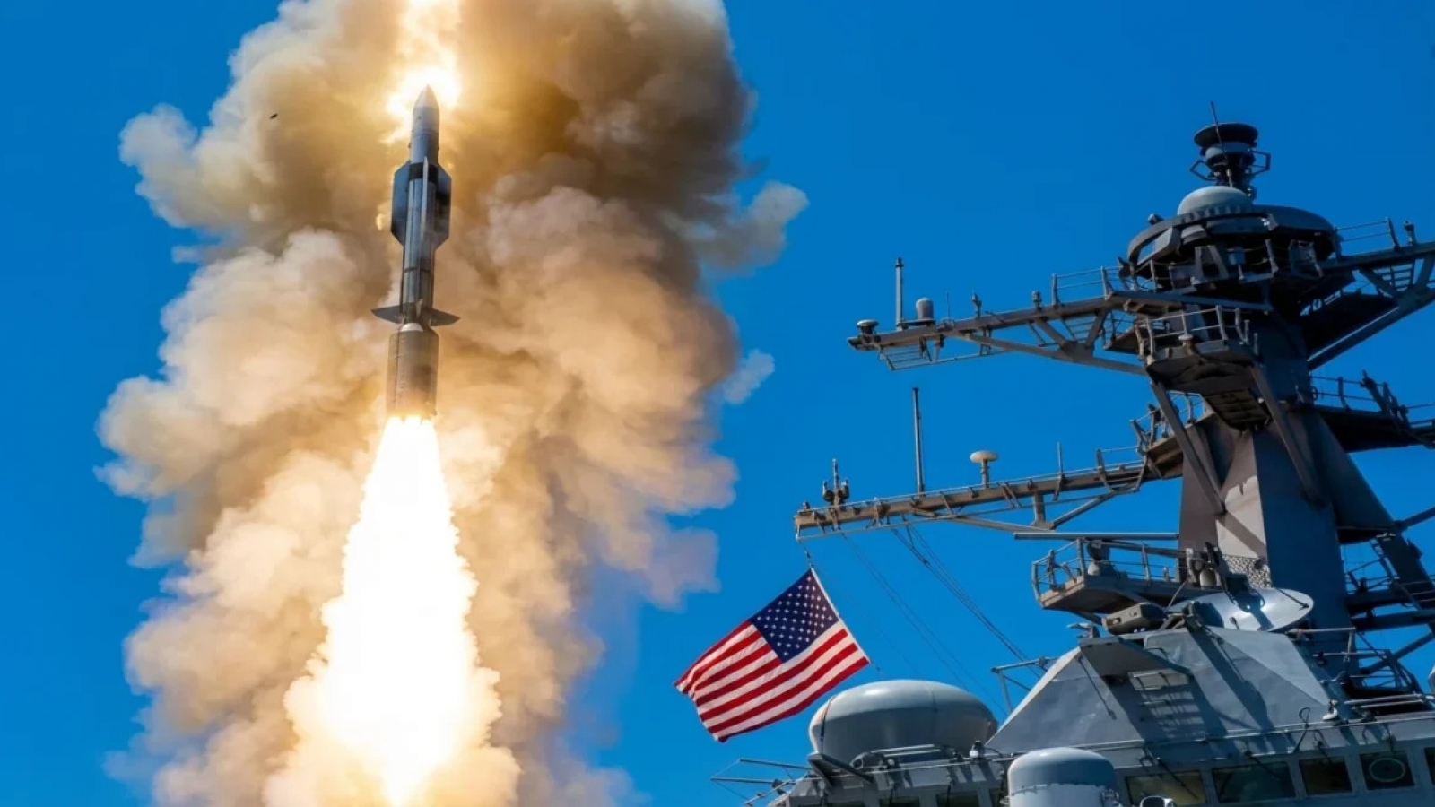 Hải quân Mỹ trao hợp đồng tên lửa SM-6 trị giá tới 24,4 tỷ USD cho Raytheon