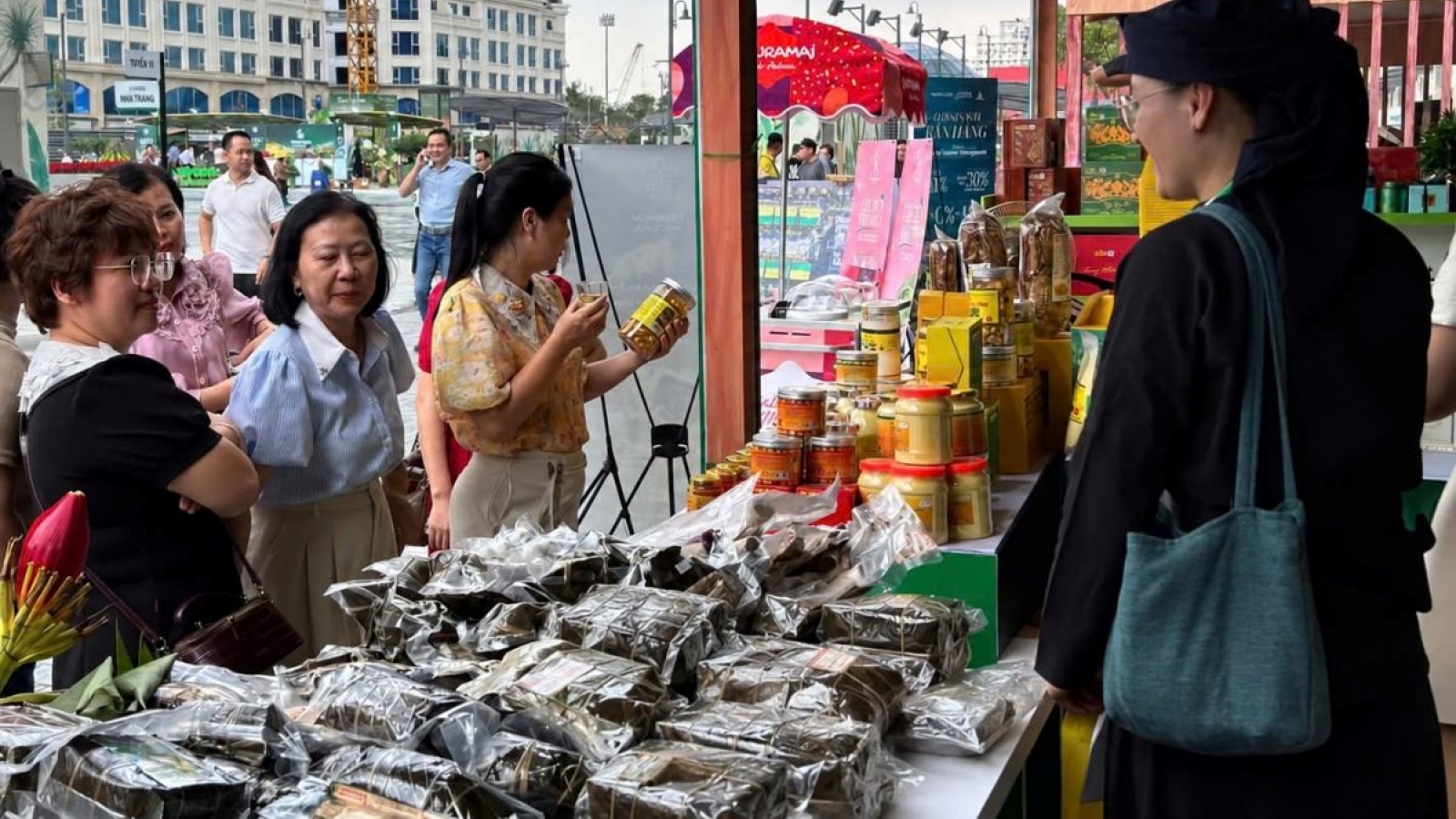Thai Nguyen tea targets China and Japan markets through expo, TikTok shop