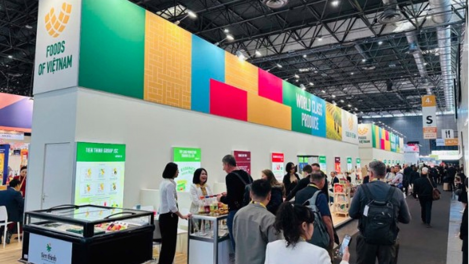 Vietnamese enterprises step up agricultural and food promotion at SIAL Paris 2026