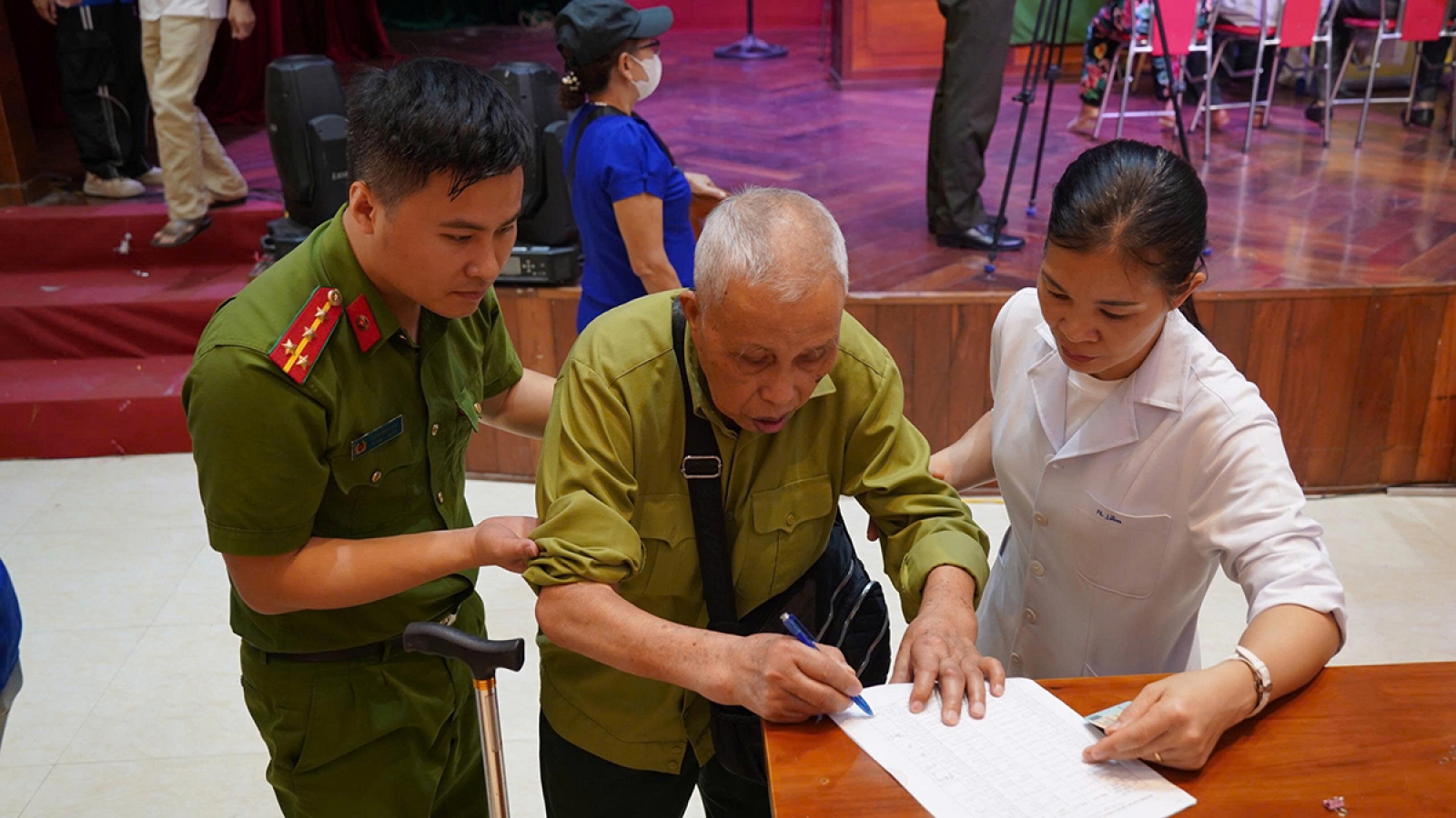 Thái Nguyên thu nhận ADN thân nhân liệt sĩ, mở thêm cơ hội tìm danh tính